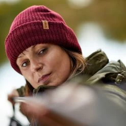 Trakker Sales Shop -Trakker Sales Shop trakker plum beanie